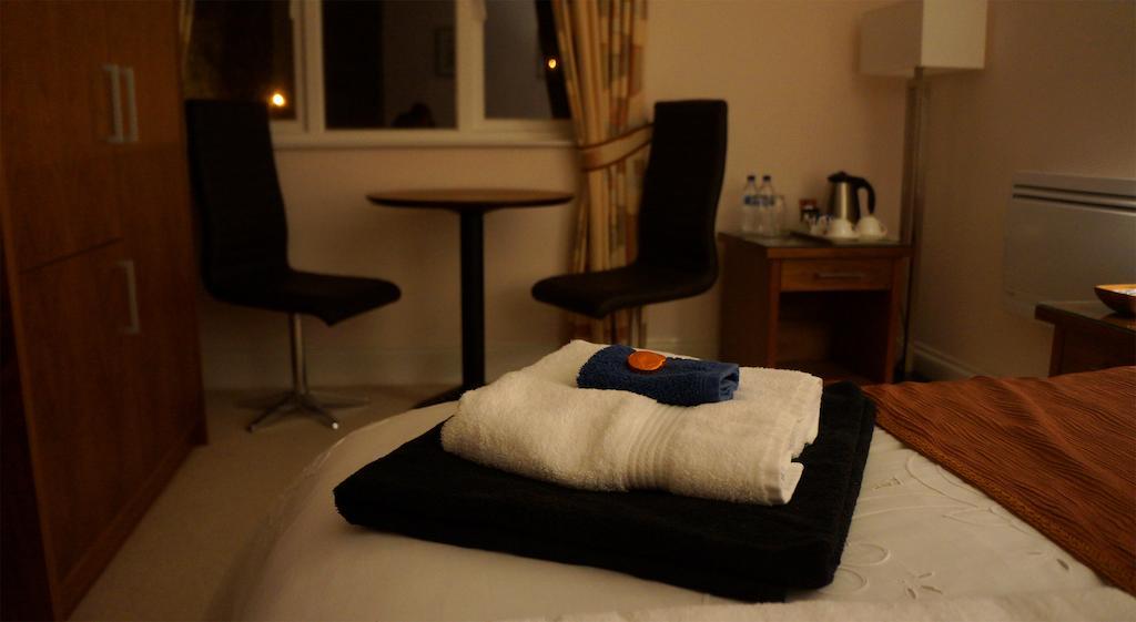 The Lyn Valley Guest House Лінтон Номер фото